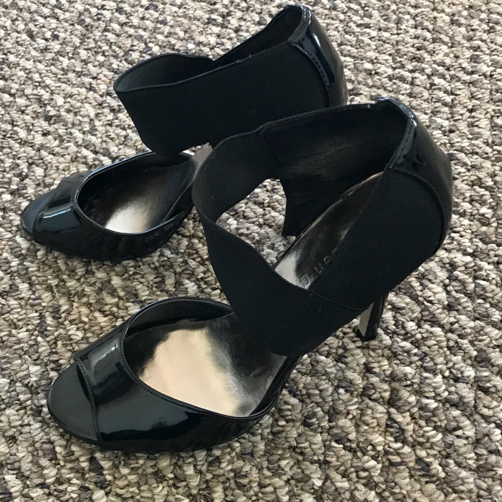 Madden black heels